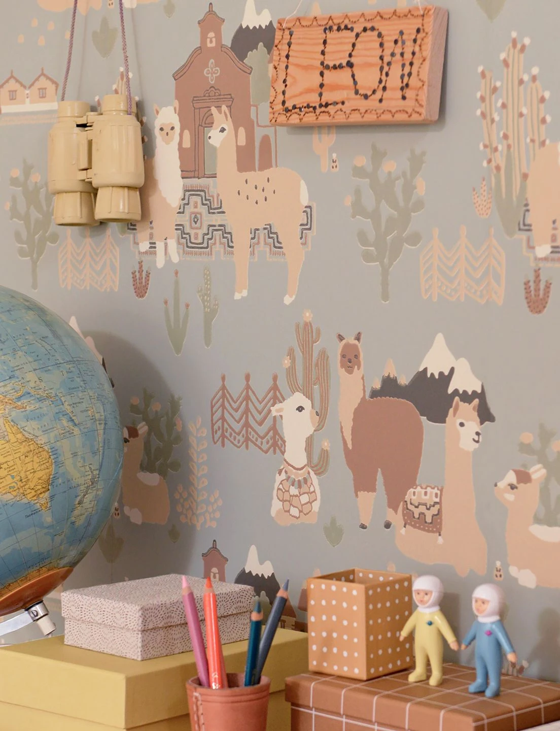 Tapete Lama Village Pastellgraublau 3 Tapete Lama Village Pastellgraublau